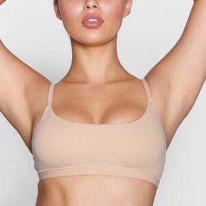 SKIMS NWT Fits Everybody Scoop Bralette Clay Small